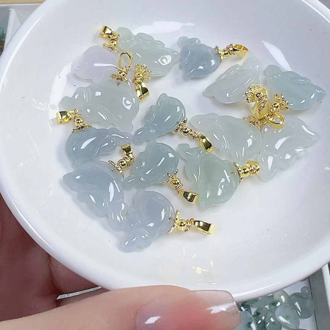 翡翠散珠海豚一个