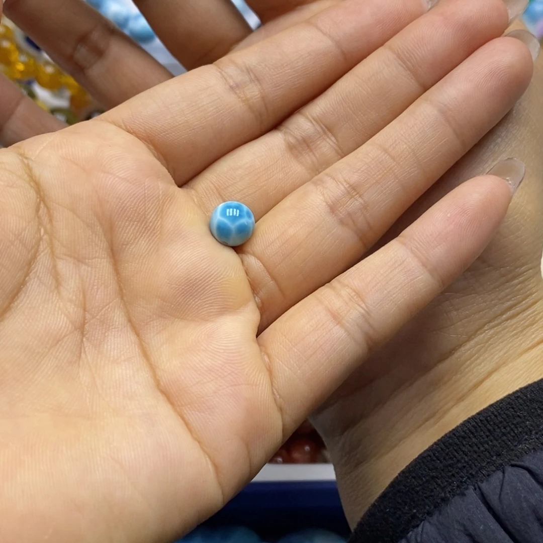 针钠钙石（海纹石）颈饰未镶嵌