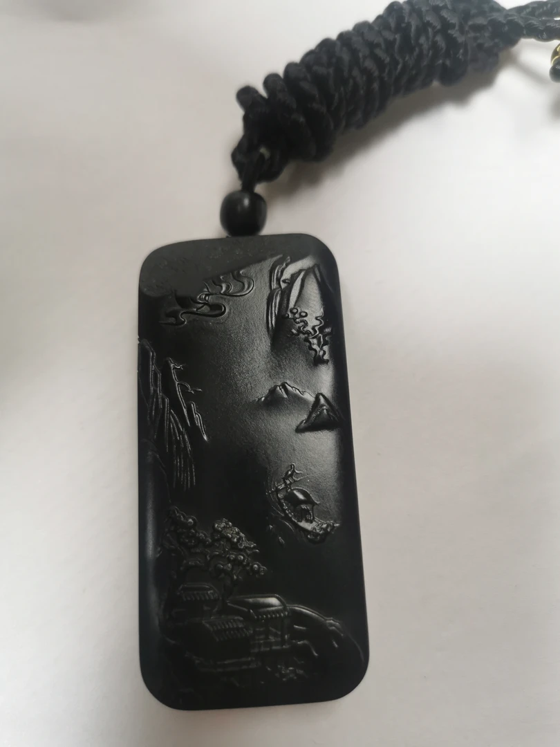 新疆和田玉墨玉37山水带皮