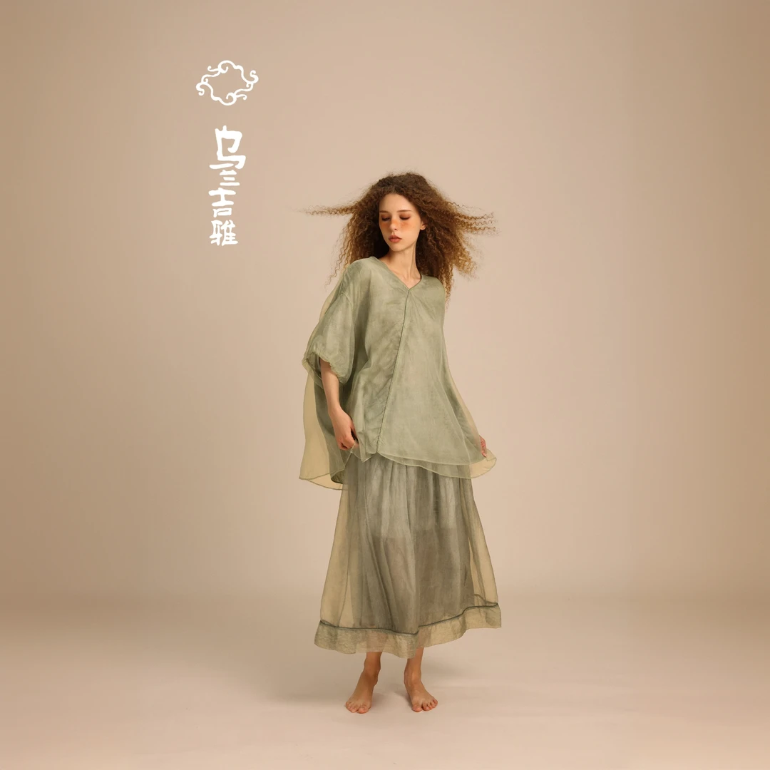 乌兰吉雅 原创设计高端女装样样好上衣