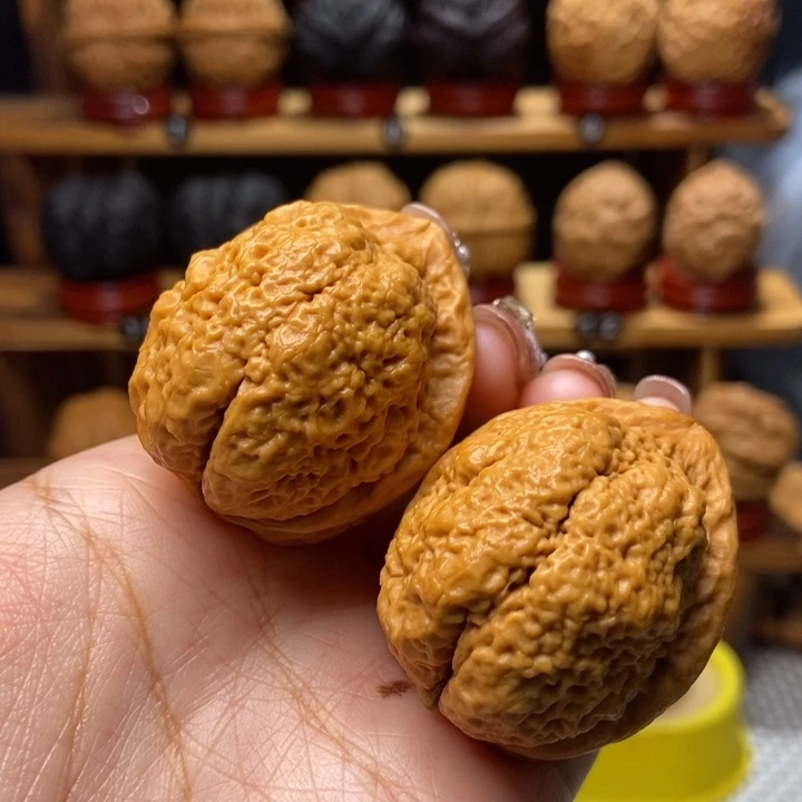 文玩核桃吊坠山羊35