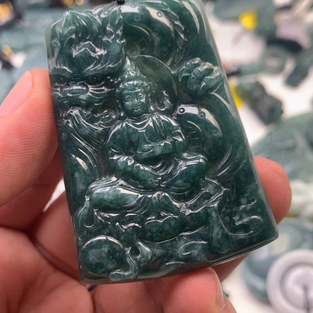 颈饰未镶嵌翡翠观音