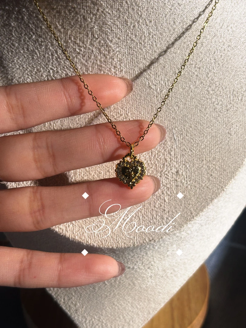 铜合金锆石项链 爱心锁项链女复古拉丝工艺小众设计感高级小项链