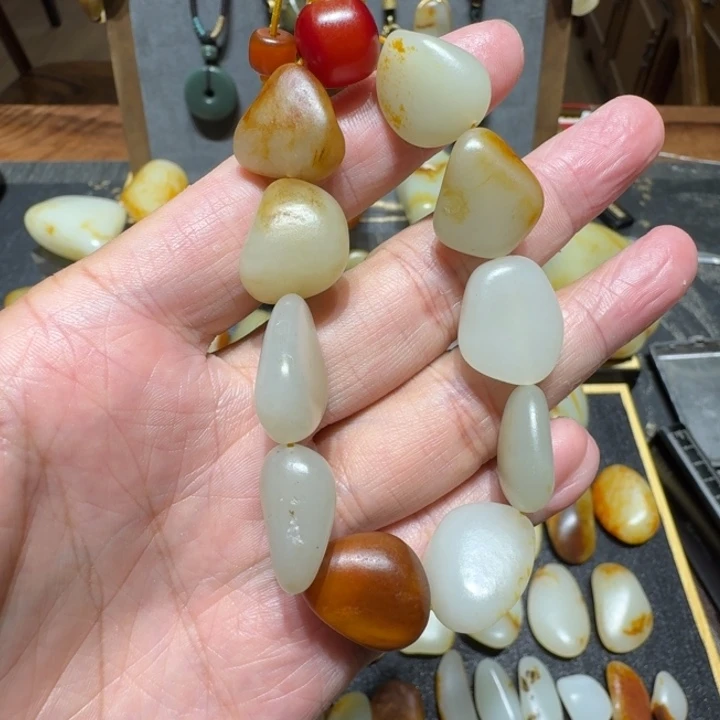 颈饰未镶嵌和田玉