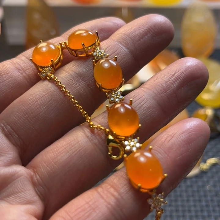 阳***光石英质玉未镶嵌旦面