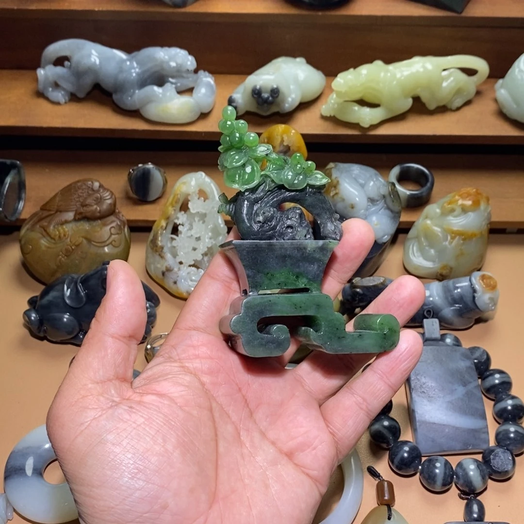 未镶嵌和田玉摆件