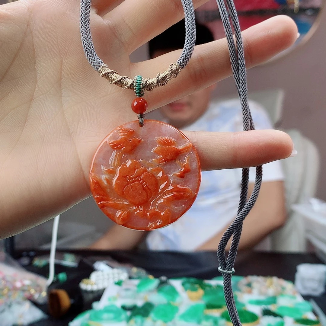 翡翠未镶嵌吊坠(赠链)