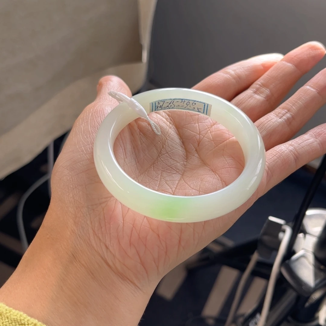 和田玉未镶嵌手镯  「冰白翠」