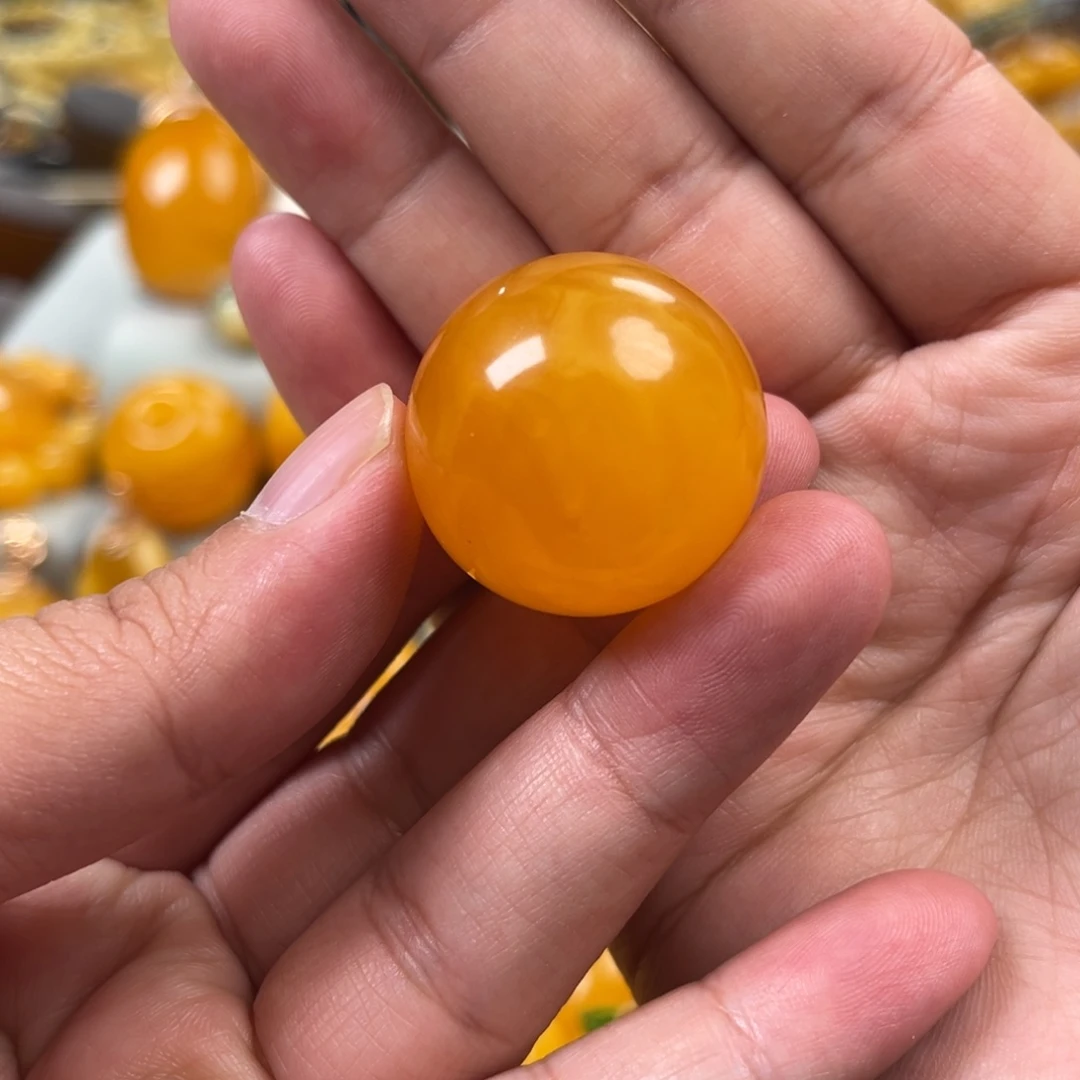 蜜蜡未镶嵌珠宝奇石