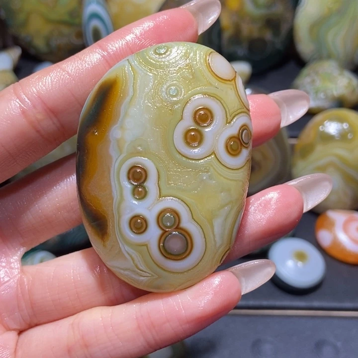 【闪购商品】未镶嵌玛瑙/玉髓珠宝奇石z z