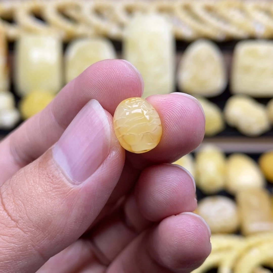 琥珀未镶嵌裸石琥珀蜜蜡