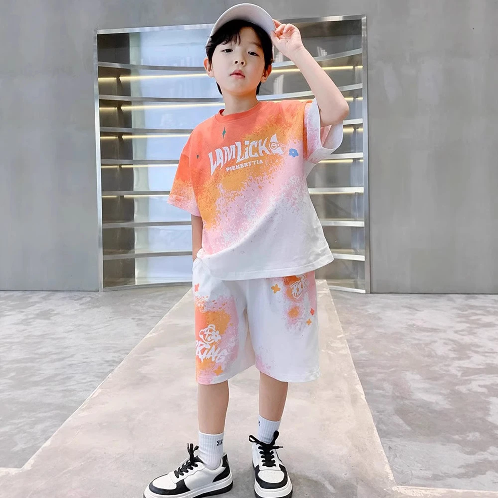 潮酷渐变字母印花男童套装运动短袖短裤帅气中大童休闲运动两件套