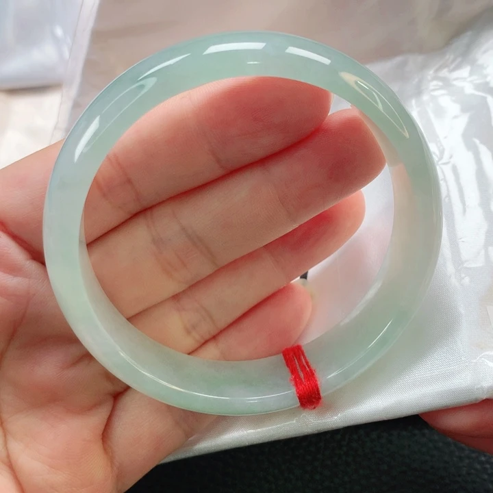 未镶嵌手镯翡翠苗****）60轮胎