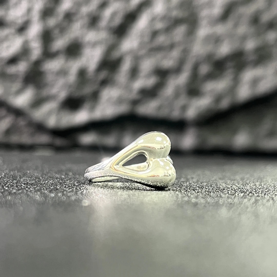 925银戒指 WBLH乌巴拉花蜜桃臀酷闪时尚戒指可调节戒圈13-15