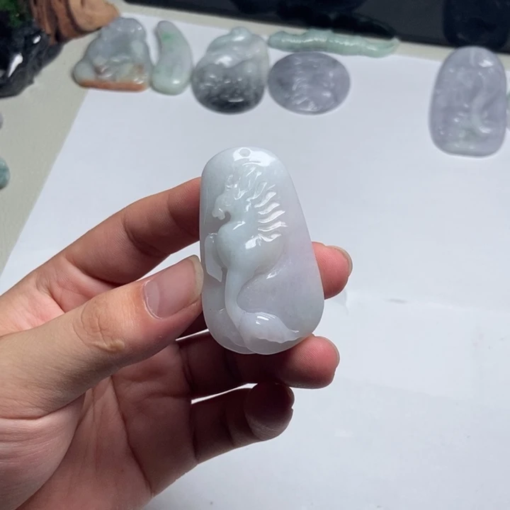 颈饰未镶嵌翡翠马牌9
