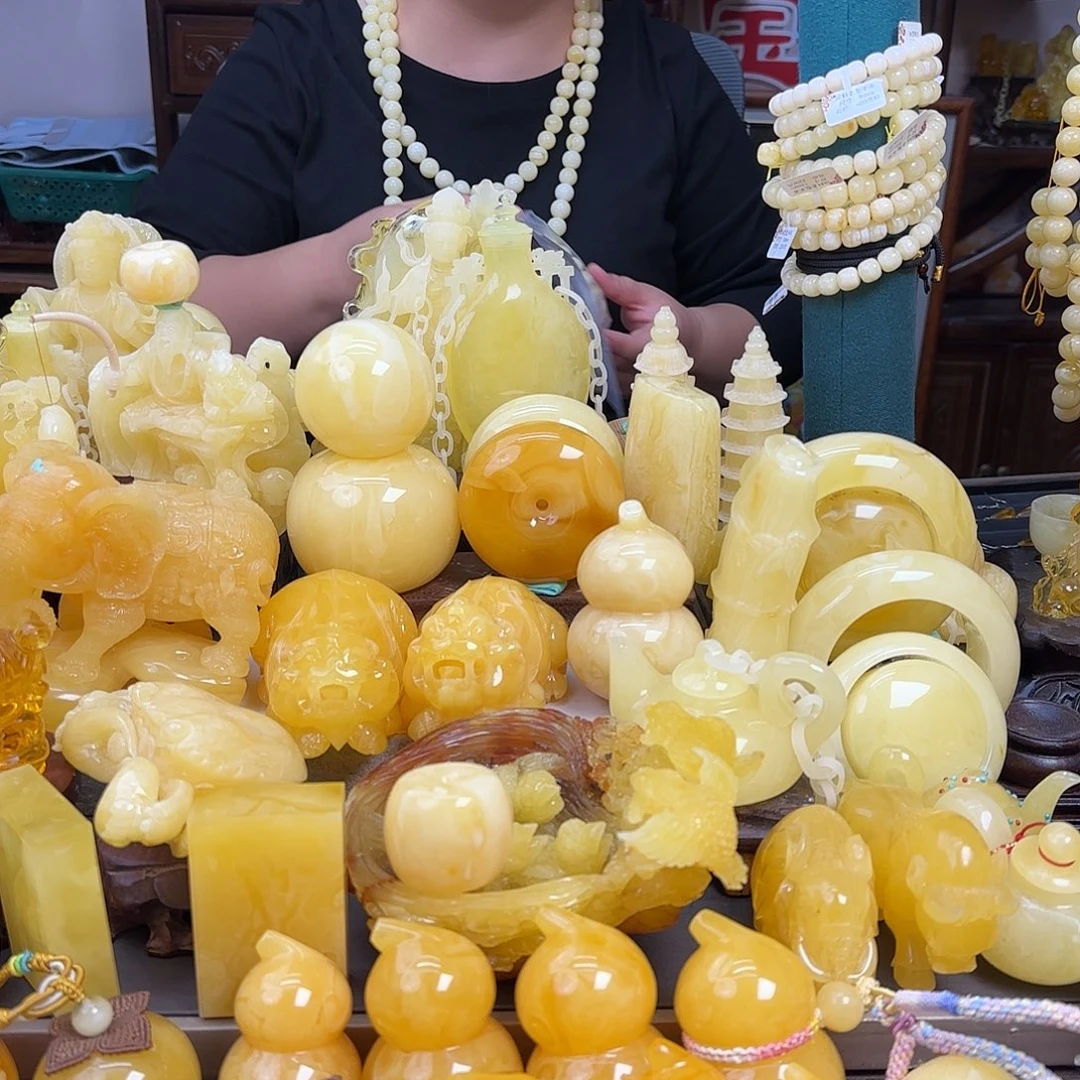 蜜蜡未镶嵌珠宝奇石