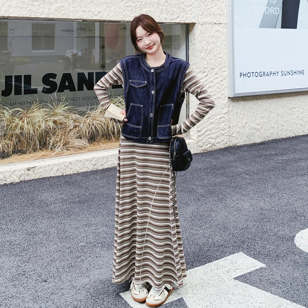 牛仔马甲条纹连衣裙套装女2025春秋新款减龄超火爆款高级感两件套