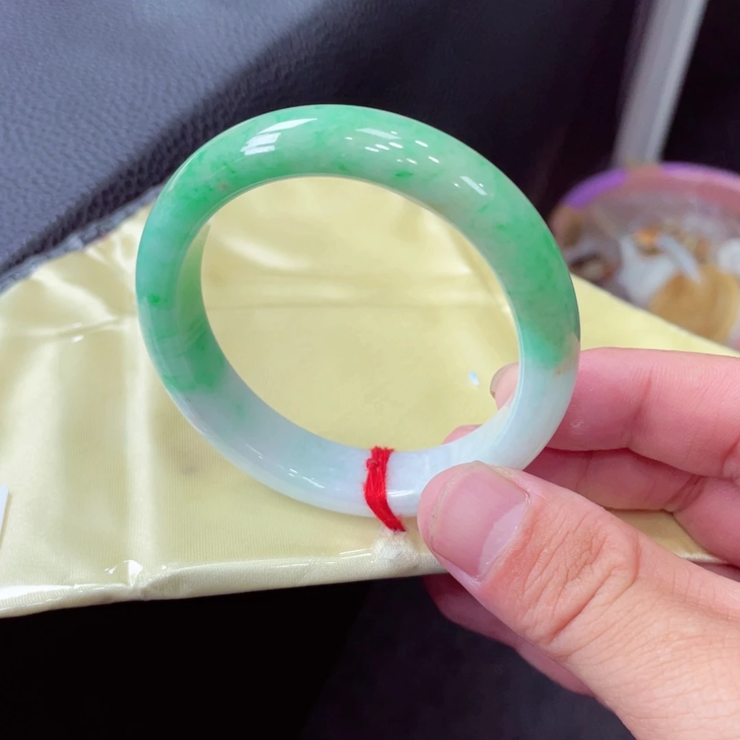 翡翠未镶嵌手镯翡翠