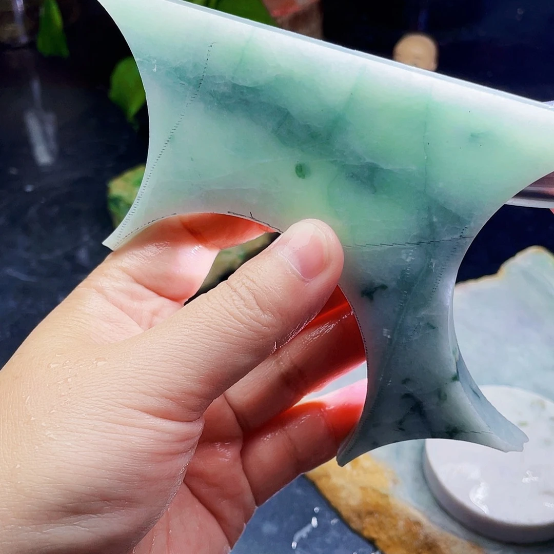 翡翠未镶嵌颈饰毛料25