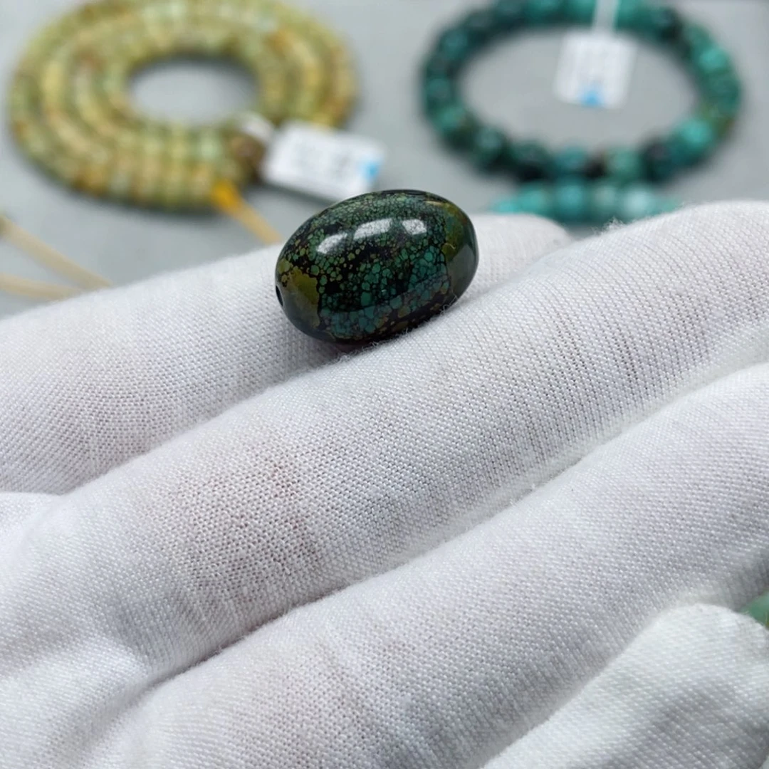 绿松石未镶嵌挂件