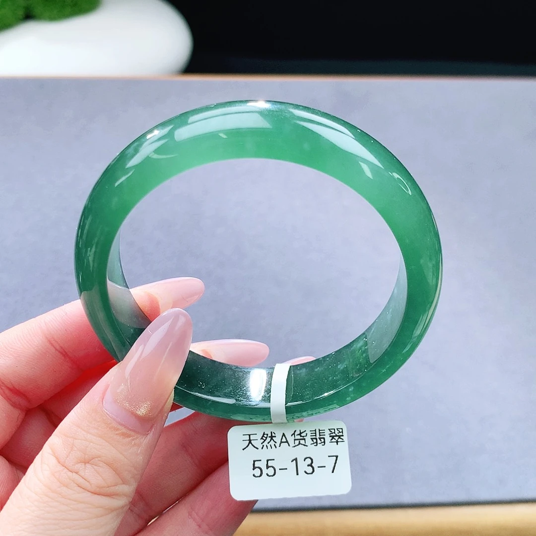 未镶嵌手镯（圆镯）翡翠