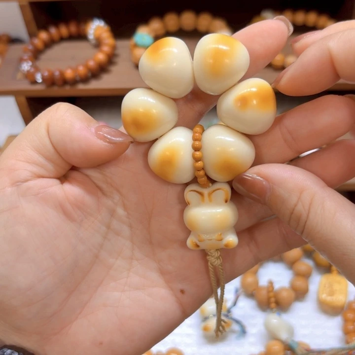 星月菩提手串象牙果山竹糖心蛋手捻兔兔