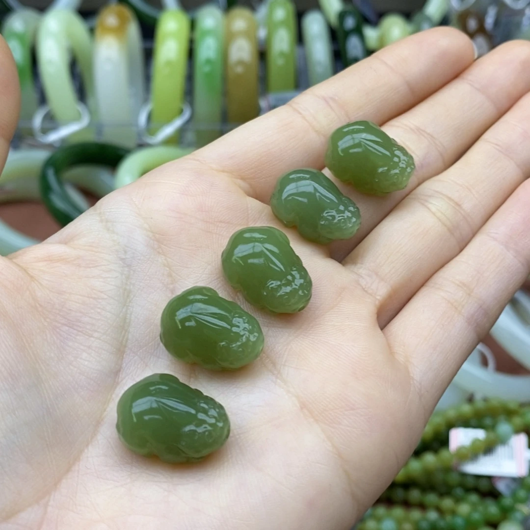 和田玉未镶嵌挂件多样性拍一发一