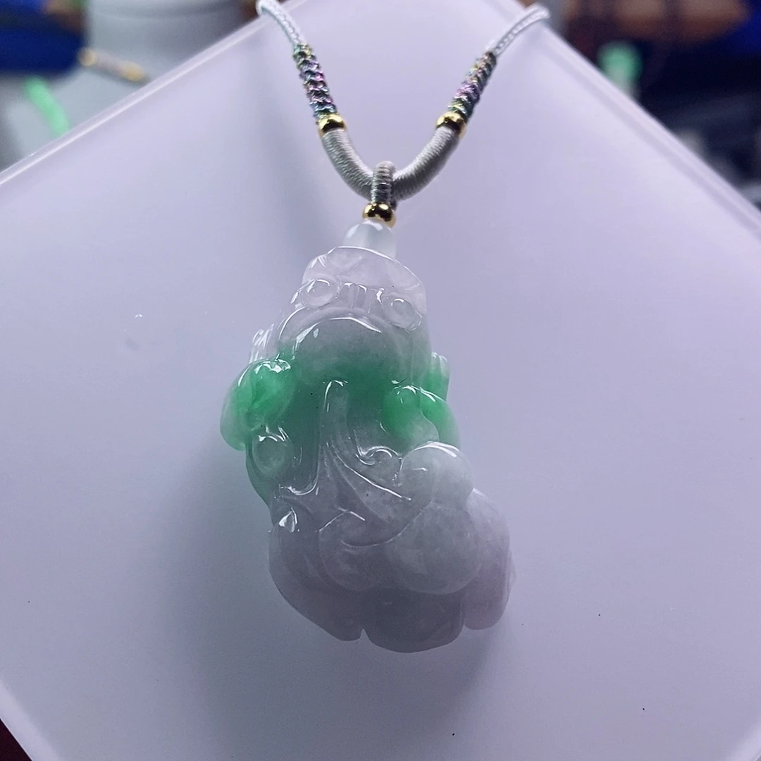 翡翠未镶嵌吊坠(赠链)
