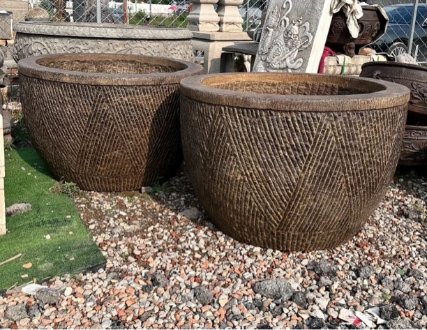 石缸，青石，直径1.2米高80厘米