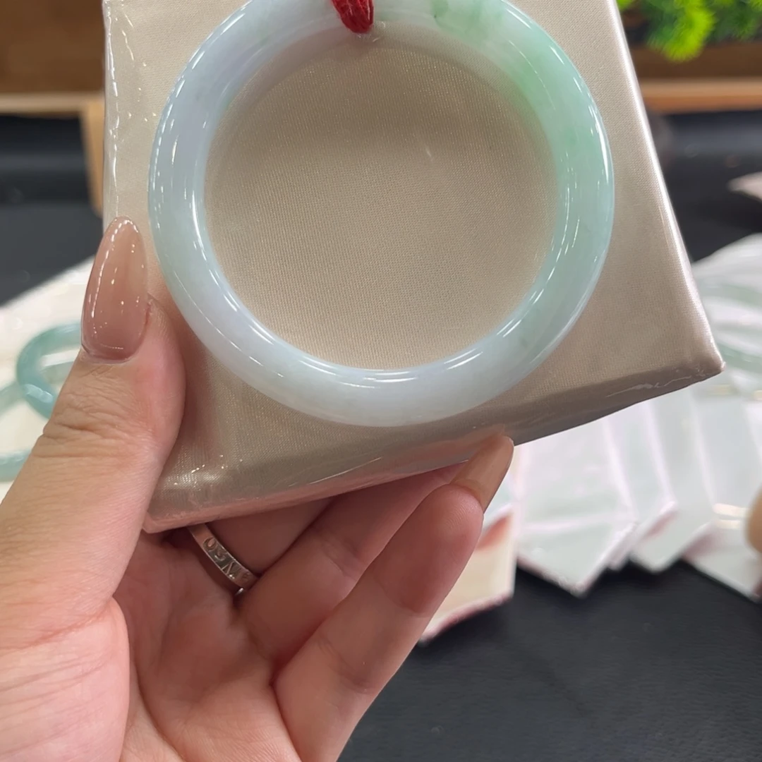 翡翠未镶嵌手镯53圆条