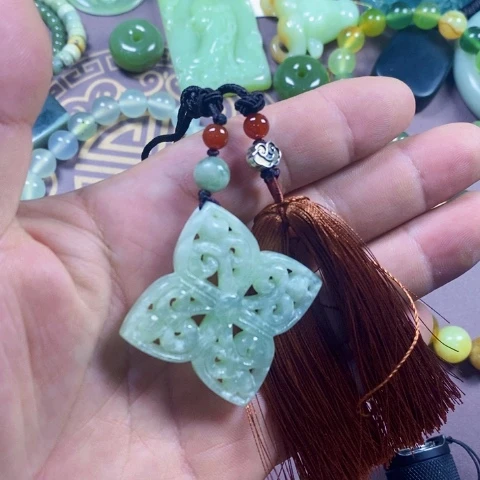 未镶嵌蛇纹石玉颈饰