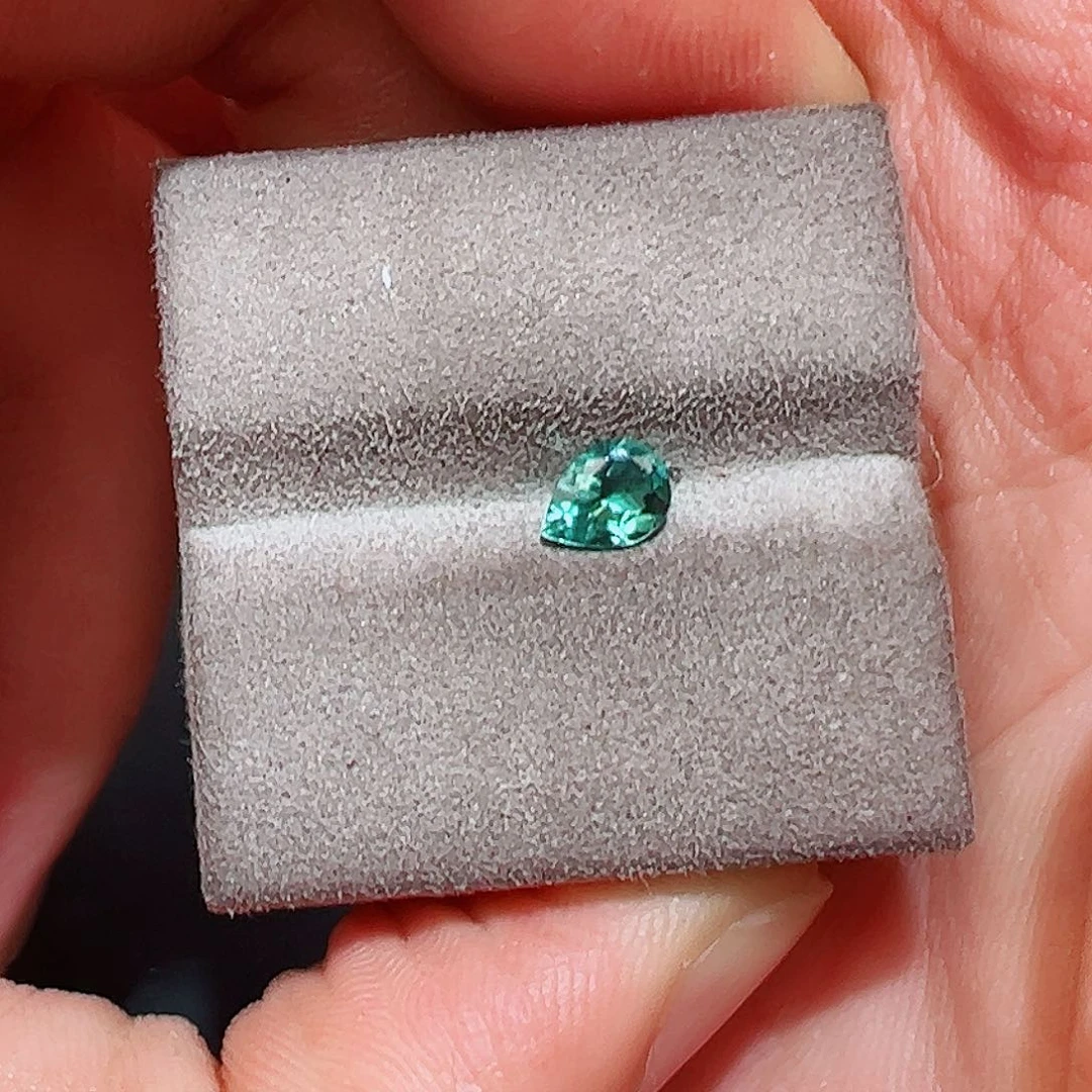 碧玺裸石未镶嵌C****n0.48克拉天然湖水蓝拉贡碧玺