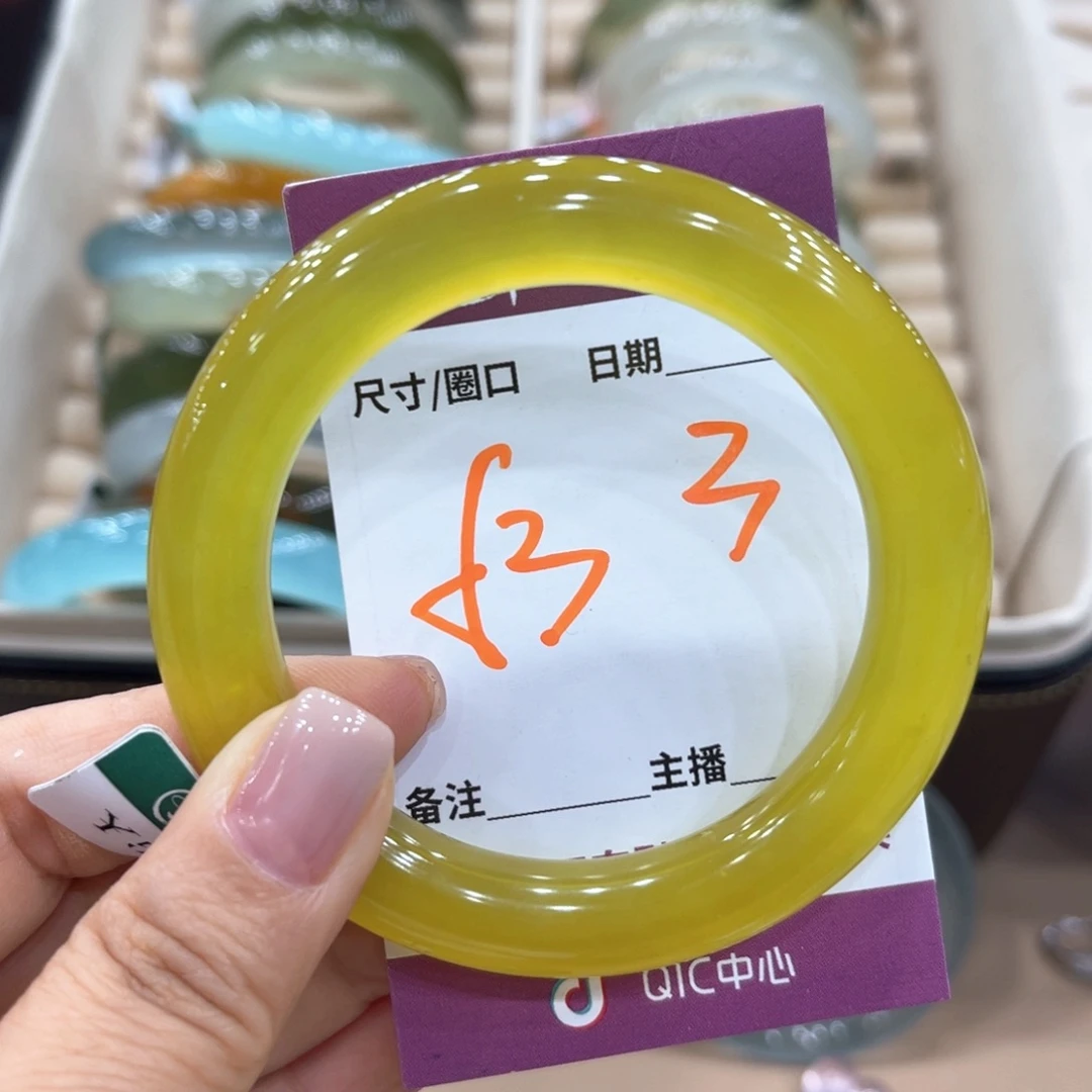 悦***b未镶嵌蛇纹石玉手镯