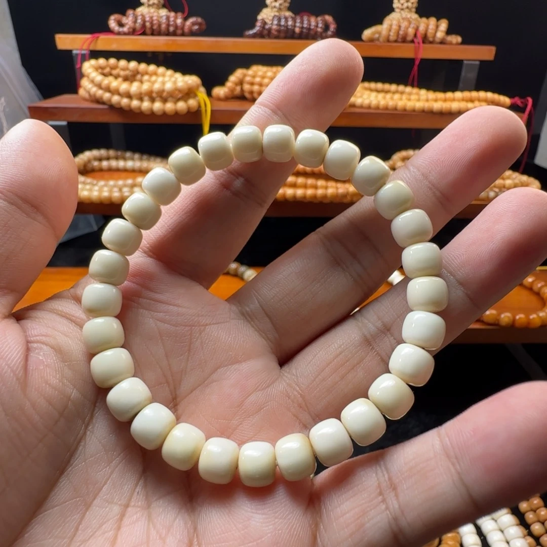 龙脊菩提吊坠小白孔有钥匙孔卡8