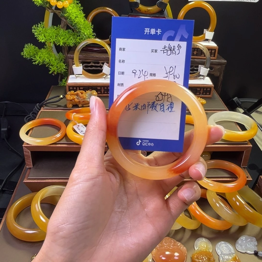 未镶嵌手镯石英质玉静*