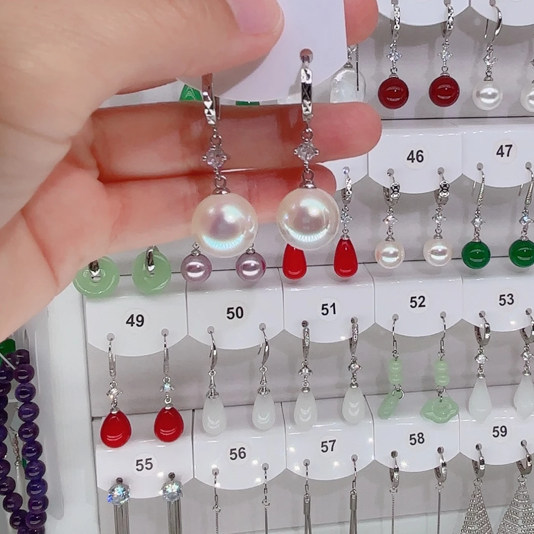 足银镶嵌淡水珍珠耳饰