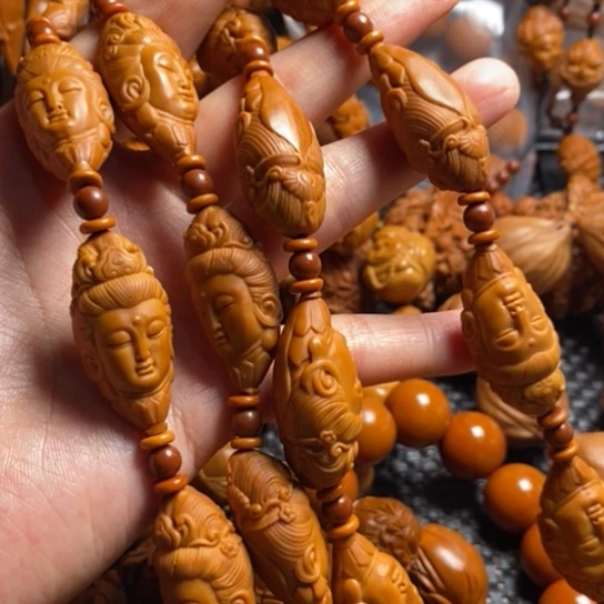 橄榄核吊坠柳叶观音