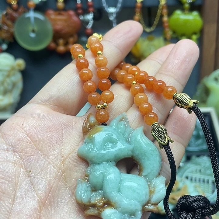 未镶嵌蛇纹石玉颈饰