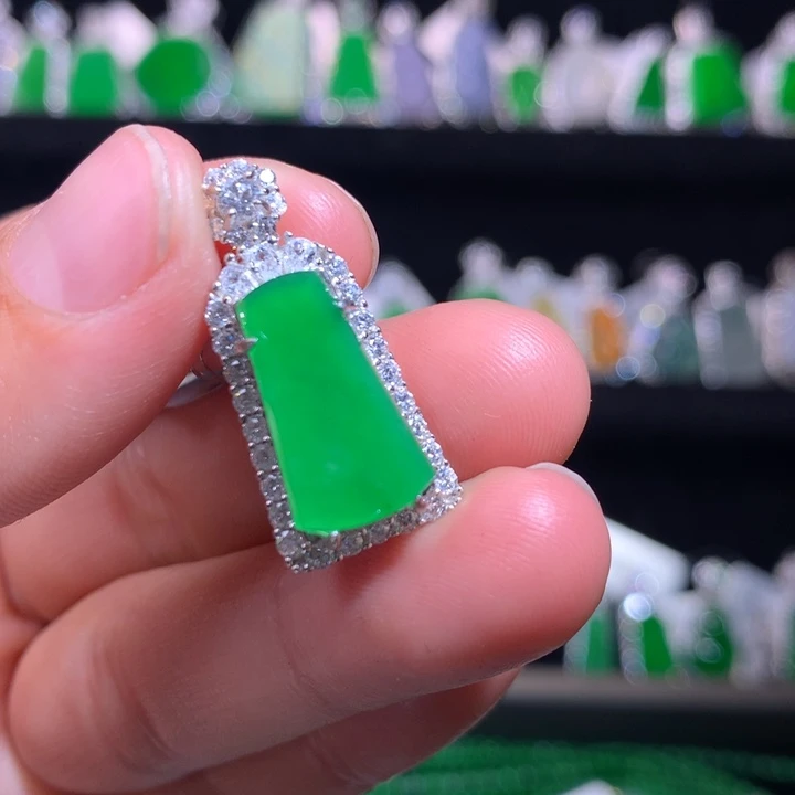 【闪购商品】颈饰银S925镶嵌翡翠天然翡翠