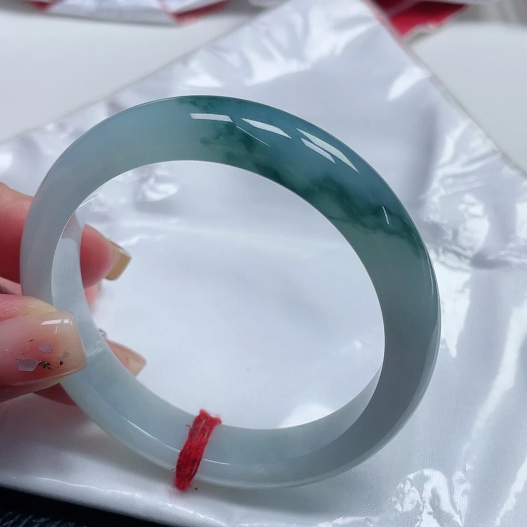 翡翠手镯未镶嵌缅甸翡翠