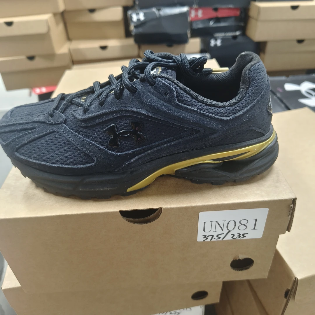 断码运动鞋-安德玛-UN081