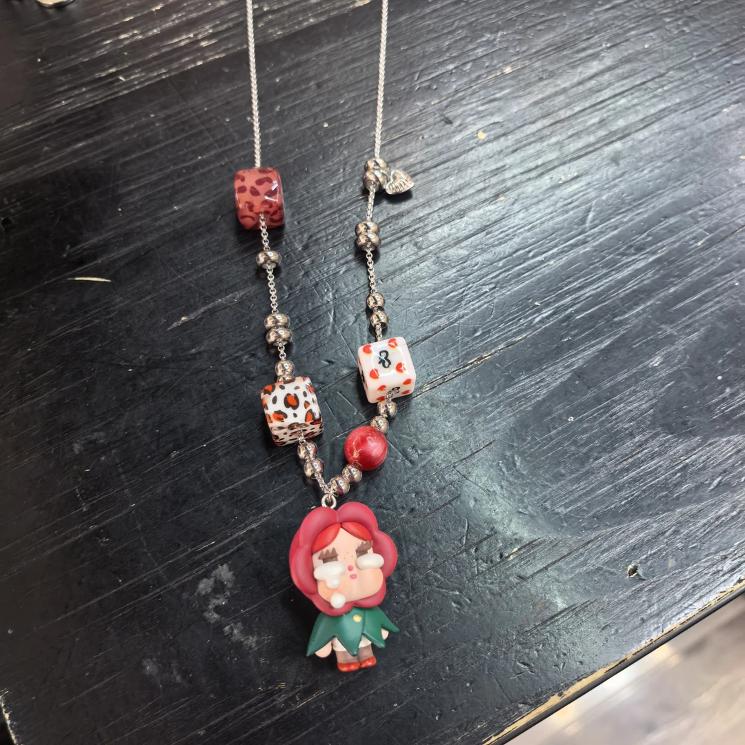 B963红色花花小哭娃项链