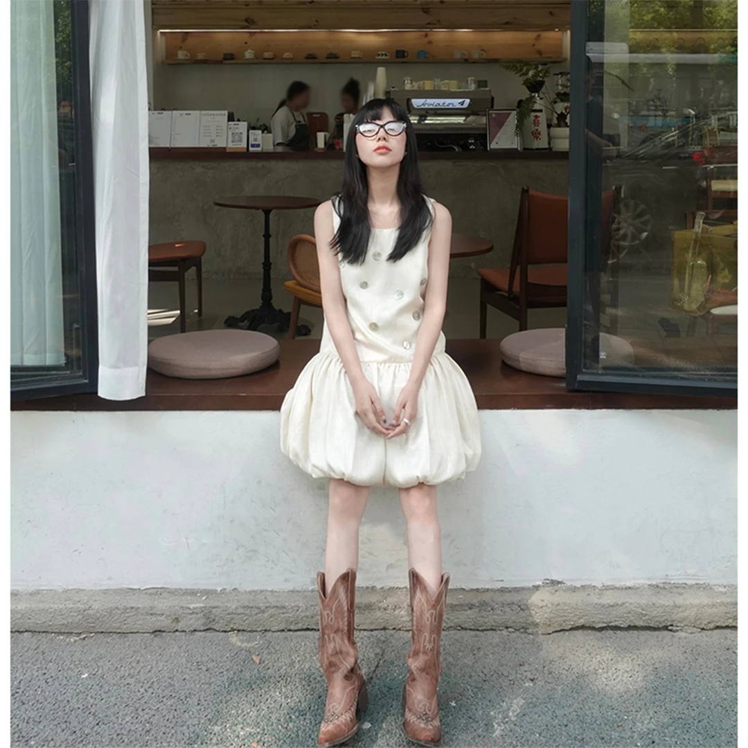 纽扣装饰亮丝无袖背心花苞裙女夏季2025新款小个子宽松方领连衣裙
