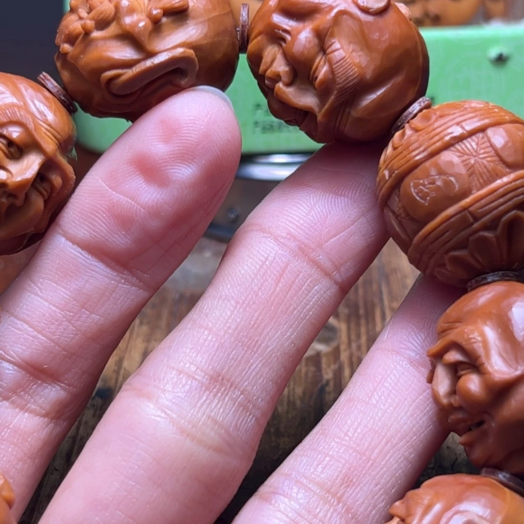 M***W吊坠橄榄核铁核须派