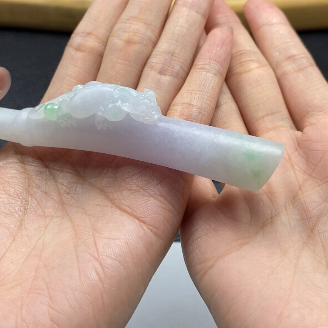 虎***君定制翡翠未镶嵌烟杆