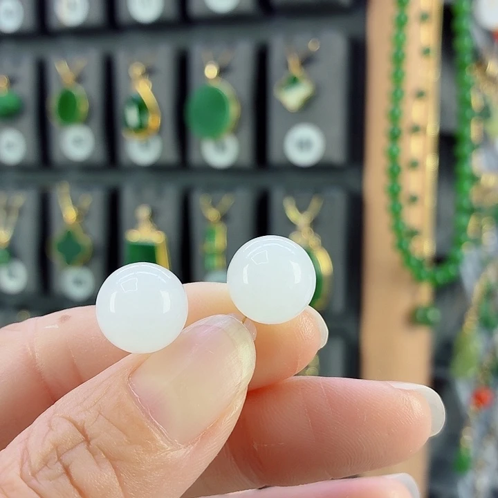 和田玉18K金镶嵌耳饰