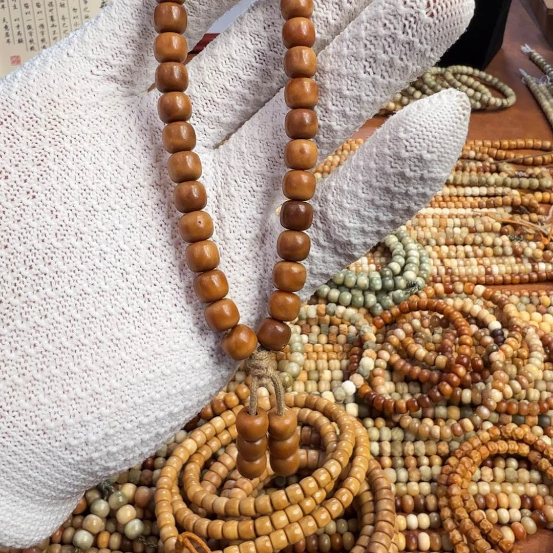 吊坠菩提根/象牙果龙脊菩提颗颗带月手持