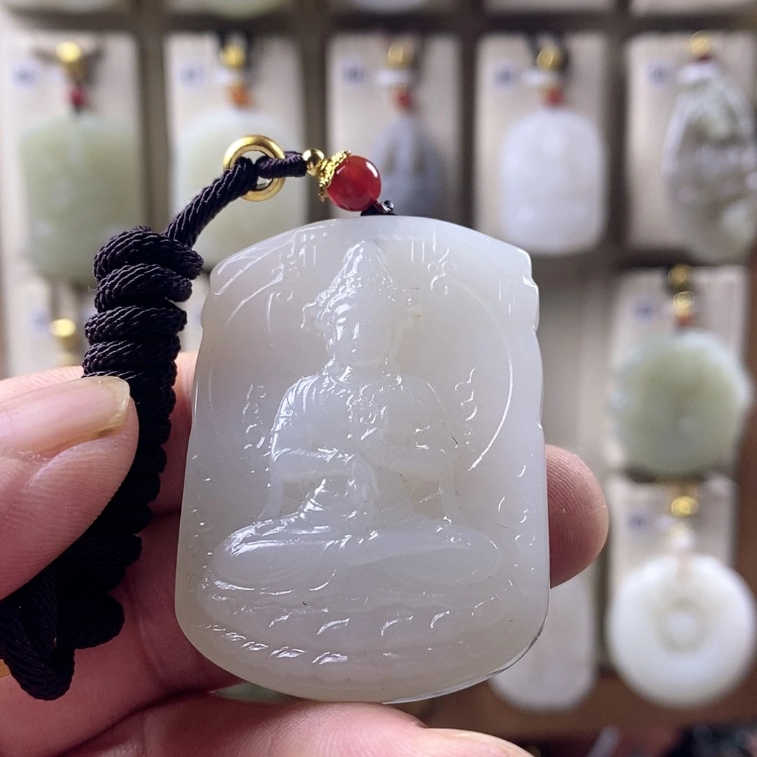 和田玉未镶嵌颈饰R****w