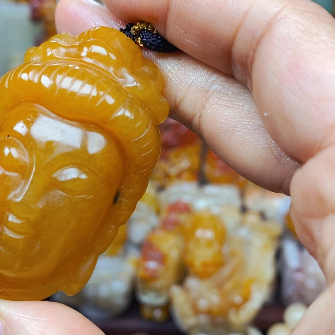 石英质玉（黄龙玉）未镶嵌颈饰