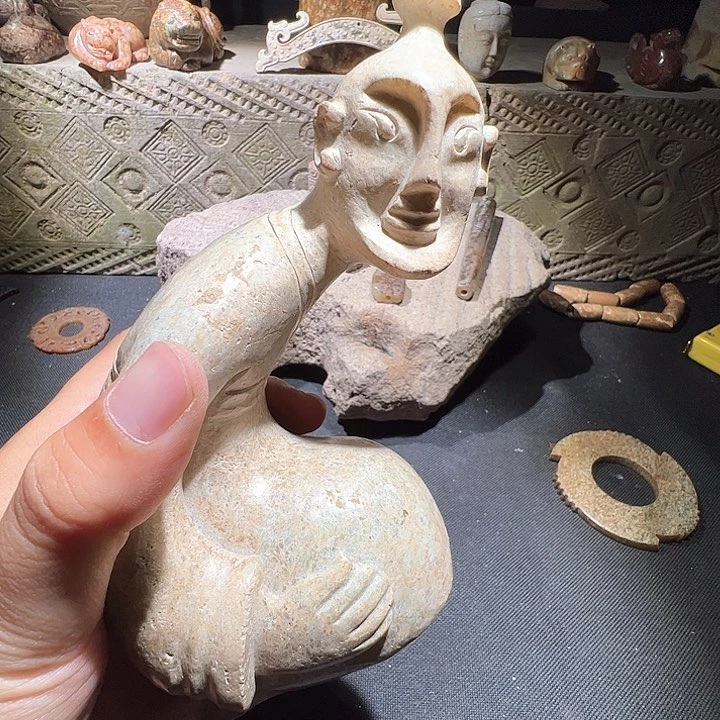 和田玉（糖玉）未镶嵌颈饰暴*